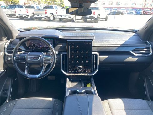 Used 2025 GMC Acadia Elevation image 31