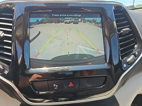 Certified 2020 Jeep Cherokee Limited AWD/4WD image 35