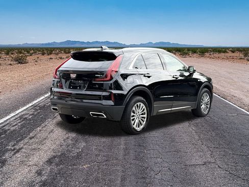 Used 2025 Cadillac XT4 Premium Luxury image 5