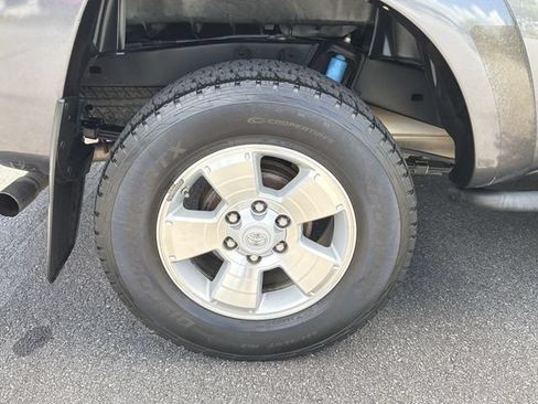 Used 2014 Toyota Tacoma PreRunner w/ TRD Sport Package RWD image 18