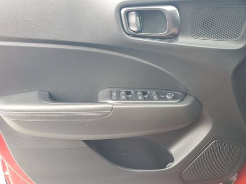 Certified 2023 Hyundai Venue Limited w/ Cargo Package FWD image 19
