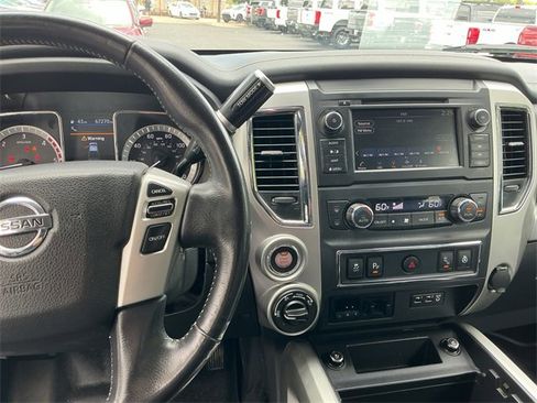 Used 2019 Nissan Titan PRO-4X w/ Pro-4x Convenience Package image 20
