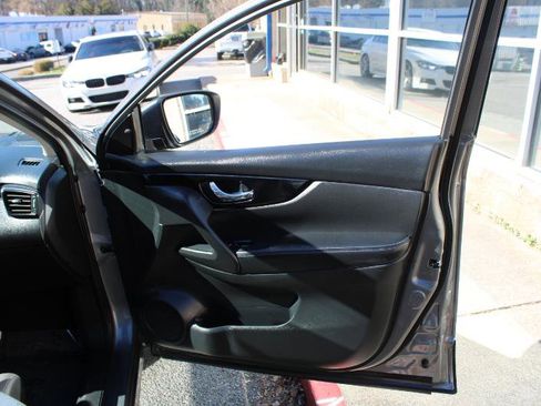 Used 2018 Nissan Rogue Sport SV w/ SV Technology Package image 20