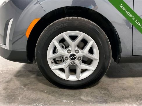 Used 2025 Kia Soul LX w/ LX Technology Package FWD image 10
