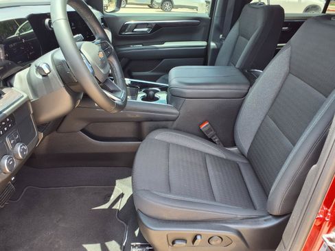 Used 2025 Chevrolet Tahoe LS RWD image 13