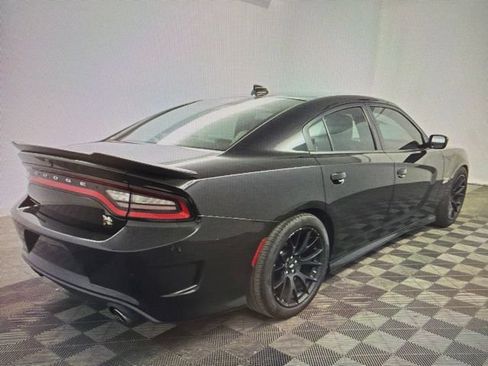 Used 2019 Dodge Charger Scat Pack w/ Dynamics Package RWD image 3