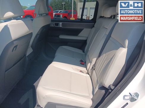 Used 2025 Hyundai Santa Fe SEL AWD/4WD image 34
