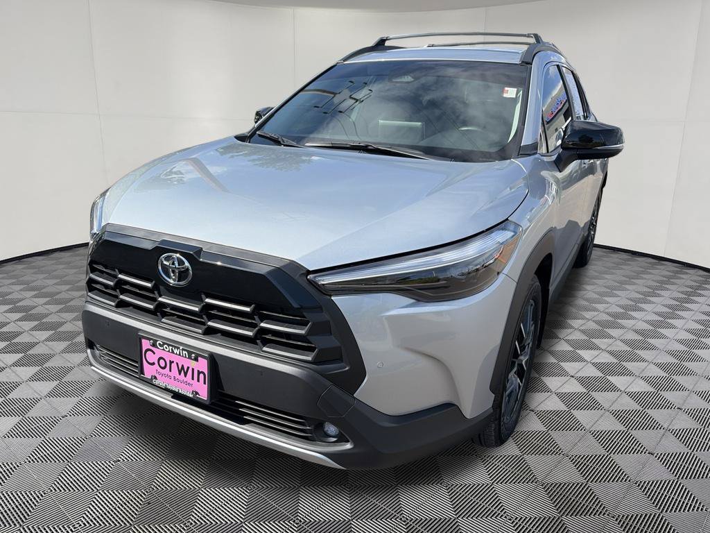 Used 2026 Toyota Corolla Cross XLE FWD image 3