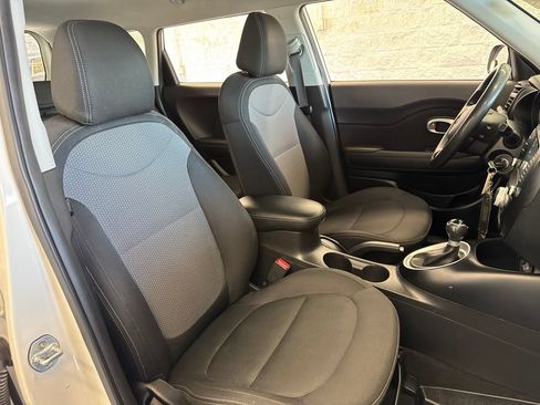 Used 2018 Kia Soul + FWD image 49