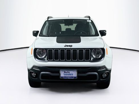 Used 2023 Jeep Renegade Latitude AWD/4WD image 2