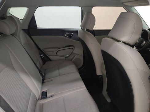 Used 2021 Kia Soul S image 19