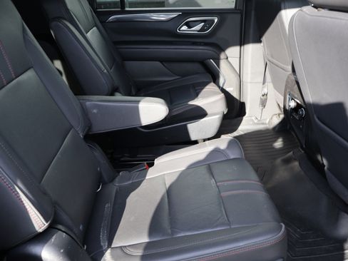 Used 2022 Chevrolet Suburban RST w/ Sport Performance Package image 14