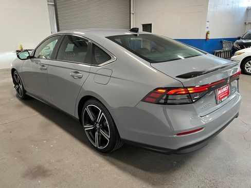 Used 2025 Honda Accord Sport image 5