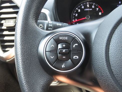 Used 2022 Kia Soul LX w/ Technology Package image 22