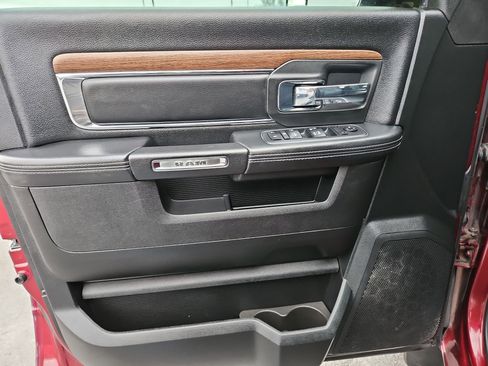 Used 2017 RAM 1500 Laramie image 14