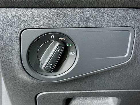 Used 2023 Volkswagen Tiguan S image 17