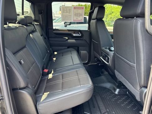 Used 2025 Chevrolet Silverado 2500 High Country w/ High Country Premium Package AWD/4WD image 33