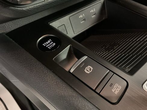 Used 2025 Nissan Kicks SV image 7