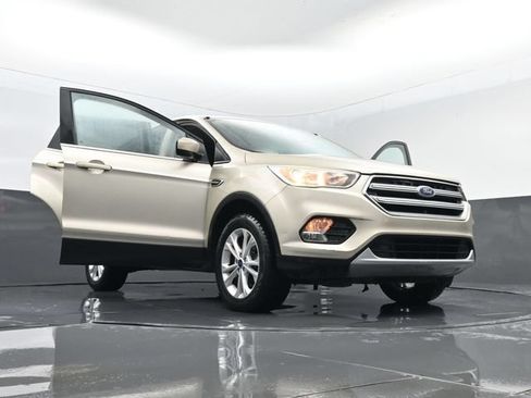 Used 2017 Ford Escape SE AWD/4WD image 31