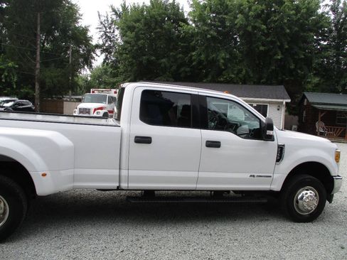 Used 2017 Ford F350 XLT AWD/4WD image 6