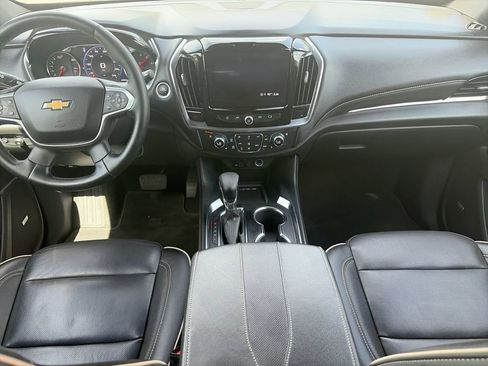 Used 2023 Chevrolet Traverse Premier FWD image 9