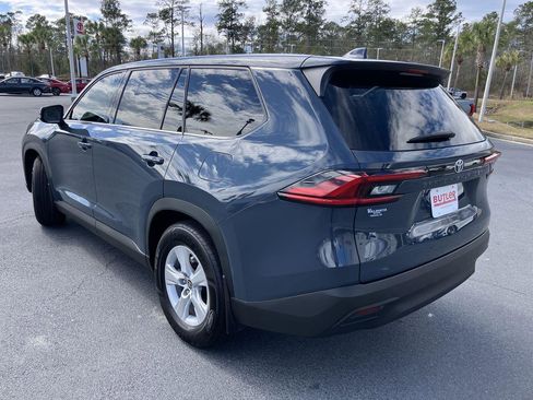 Used 2025 Toyota Grand Highlander FWD image 3