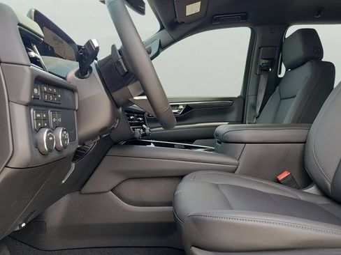 New 2026 Chevrolet Suburban Z71 w/ Comfort Package AWD/4WD image 21