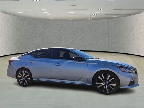 Used 2022 Nissan Altima 2.5 SR image 3