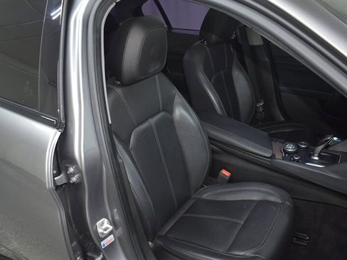 Used 2019 Alfa Romeo Giulia Ti AWD/4WD image 22