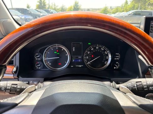 Used 2017 Lexus LX 570 4WD w/ Luxury Package image 26