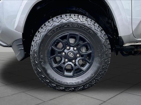 Used 2021 Toyota Tacoma SR5 w/ Technology Package AWD/4WD image 11