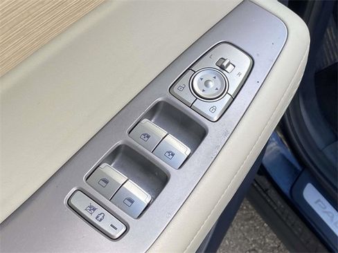 Used 2024 Hyundai Palisade Limited image 17