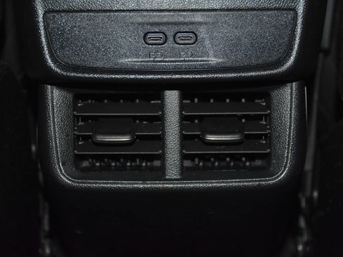 Used 2025 Chevrolet Equinox LT FWD image 23