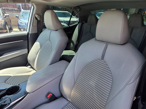 Used 2019 Toyota Camry SE w/ Carpet Mat Package FWD image 21