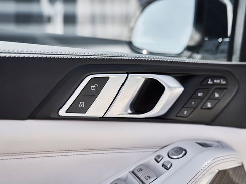 Used 2023 BMW ALPINA XB7 AWD/4WD image 36