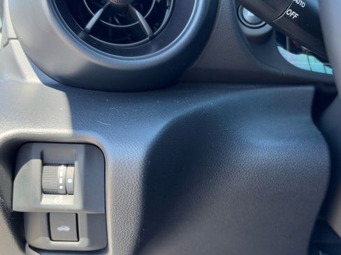 Used 2025 Toyota GR86 Premium w/ Performance Package image 28