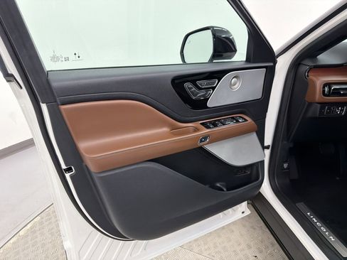 Used 2020 Lincoln Aviator Reserve w/ Equipment Group 202A AWD/4WD image 21
