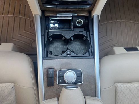 Used 2014 Mercedes-Benz E 350 E 350 Luxury 4MATIC AWD 4dr Se image 30