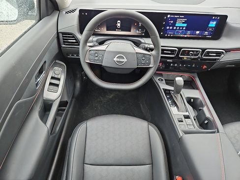 New 2026 Nissan Sentra SR FWD image 9