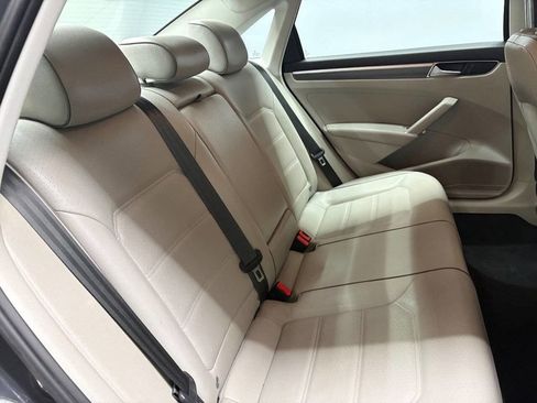 Used 2017 Volkswagen Passat 1.8T R-Line image 56