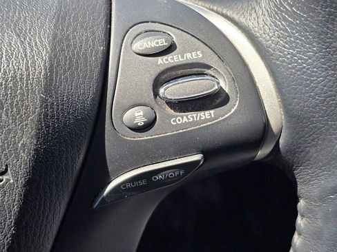 Used 2020 Nissan Pathfinder SL AWD/4WD image 11