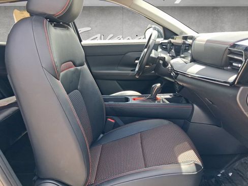Certified 2025 Nissan Kicks SR AWD/4WD image 24
