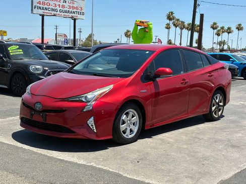 Used 2016 Toyota Prius Four Touring FWD image 2