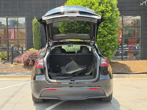 Used 2021 Tesla Model Y Long Range AWD/4WD image 17