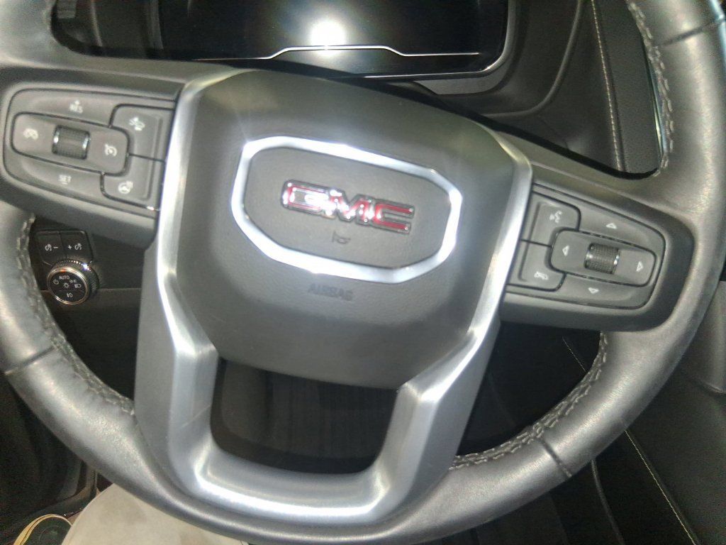 Used 2022 GMC Yukon SLT w/ SLT Luxury Package AWD/4WD image 10