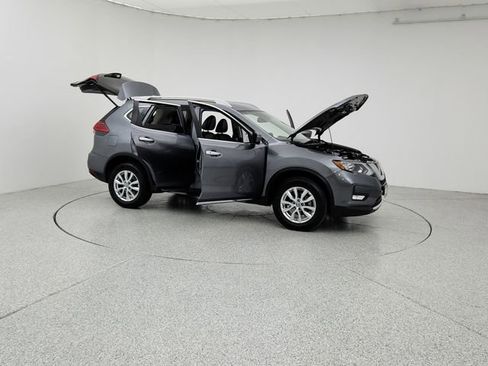 Used 2017 Nissan Rogue SL image 10