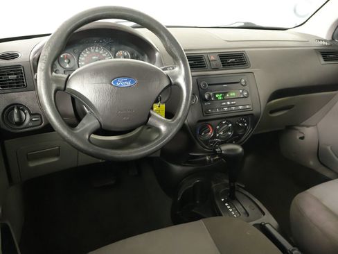Used 2007 Ford Focus S FWD image 2