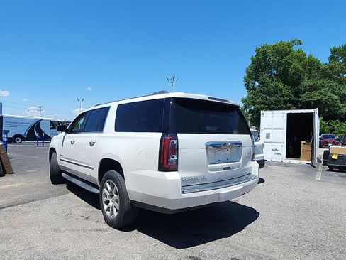 Used 2017 GMC Yukon XL Denali w/ Open Road Package RWD image 3