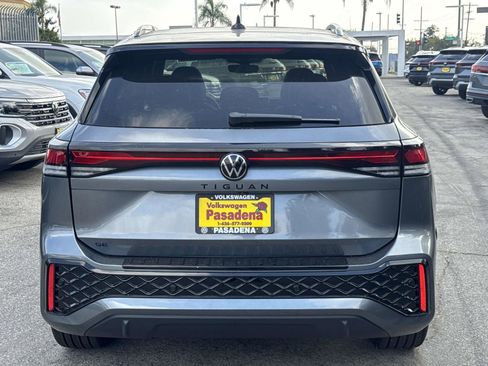 New 2026 Volkswagen Tiguan SE R-Line image 3