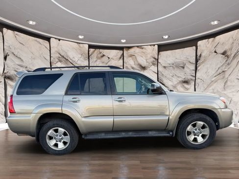 Used 2007 Toyota 4Runner SR5 RWD image 4
